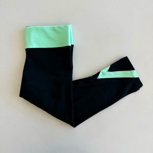 Victoria’s Secret Pink Capri Leggings - Size Small